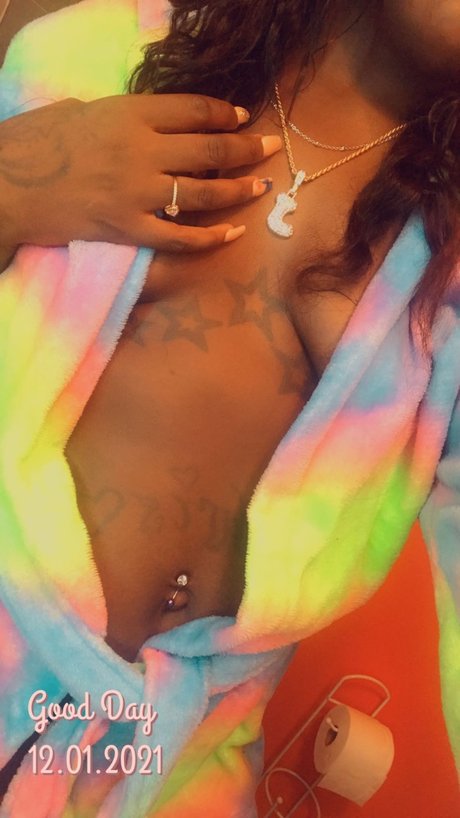 Naken lekkede OnlyFans-bilde av Messi Jessi 