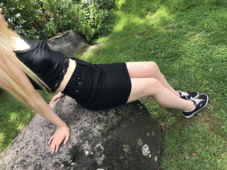 Обнаженная фотография утечки OnlyFans от Mercedes Madelief Curiousgirl