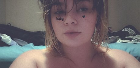 Nacktes geleaktes OnlyFans-Foto von Melony Poke