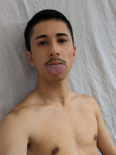 Naakte gelekte OnlyFans-foto van James Webb 