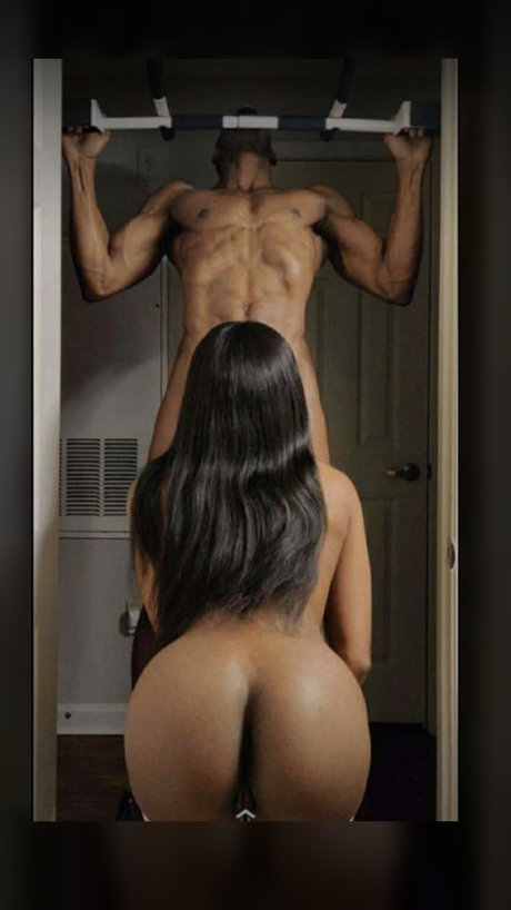 Foto di nudo di fuga di OnlyFans di Bellaaa