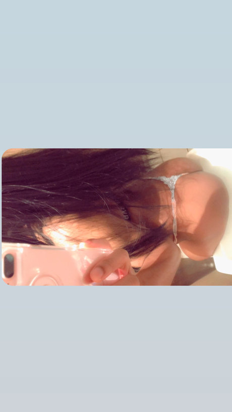 Naakte gelekte OnlyFans-foto van Queen 