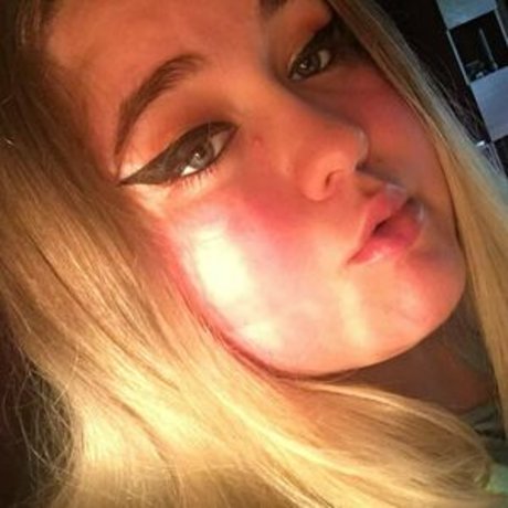 Обнаженная фотография утечки OnlyFans от Karmatheslut777