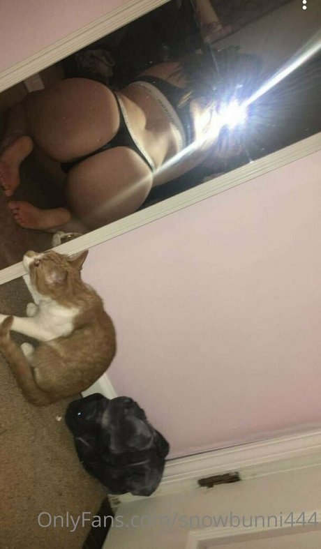 Naken lekkede OnlyFans-bilde av Snowbunni444