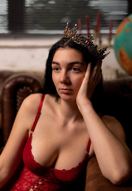 Naakte gelekte OnlyFans-foto van Justine Anne Crane