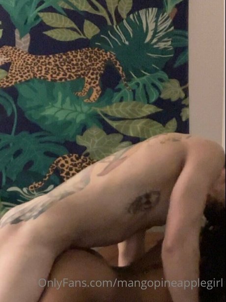 Nahá fotka uniklých OnlyFans od Mangopineapplegirl