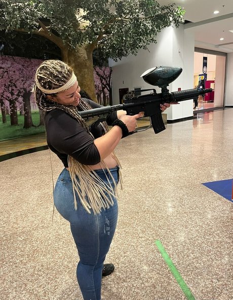 Alasti lekkinud OnlyFans-i pilt Kristenhillfree