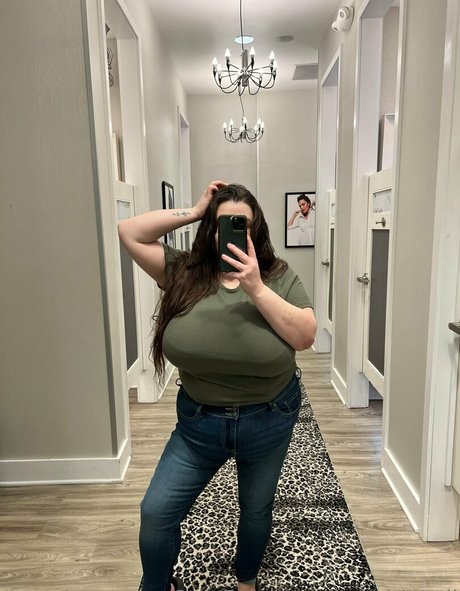 Foto di nudo di fuga di OnlyFans di Itskaitiecali