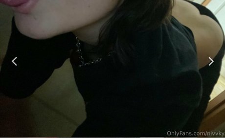 Naken läckt OnlyFans-bild av Nivvky