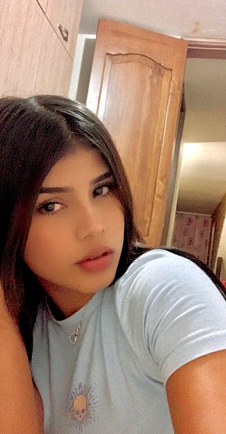 Naakte gelekte OnlyFans-foto van Ana Len