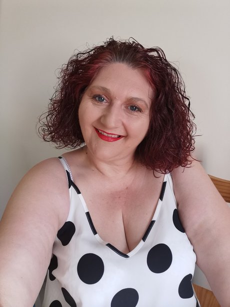 Alasti lekkinud OnlyFans-i pilt Bellaswitch