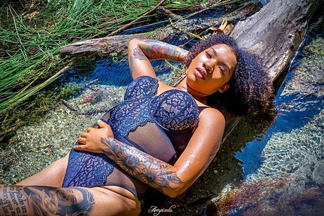 Naken läckt OnlyFans-bild av Jamaican Bxb 