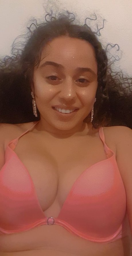 Nahá fotka uniklých OnlyFans od Bella