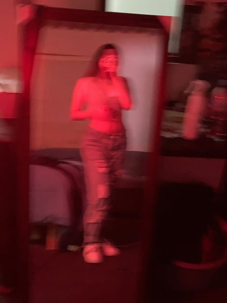 Naken lekkede OnlyFans-bilde av Aly Bby