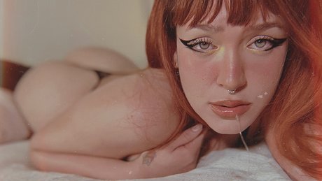 Naken lekkede OnlyFans-bilde av Mila Castle