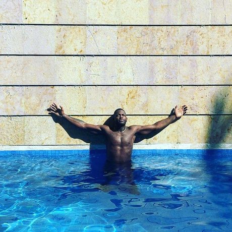 Foto di nudo di fuga di OnlyFans di Mike Queenz