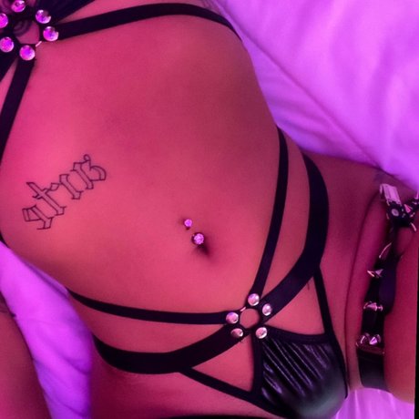 Naken lekkede OnlyFans-bilde av Mila