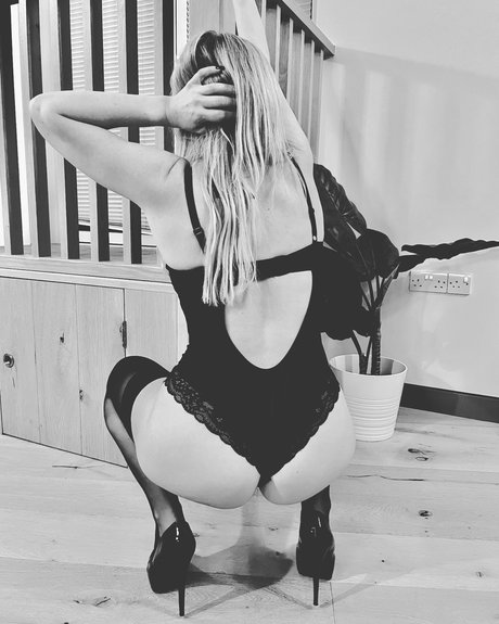Foto desnuda filtrada de OnlyFans de Midnight Blonde