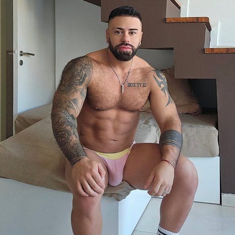 Naken lekkede OnlyFans-bilde av Milton Ampamp Dy