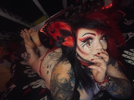 Alasti lekkinud OnlyFans-i pilt Millie