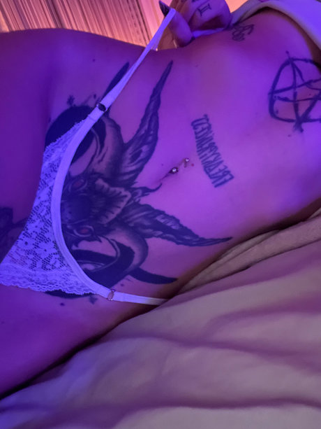 Naken läckt OnlyFans-bild av Fannyfox