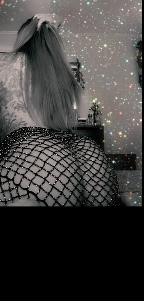 Photo nue de fuite OnlyFans de Missbaker