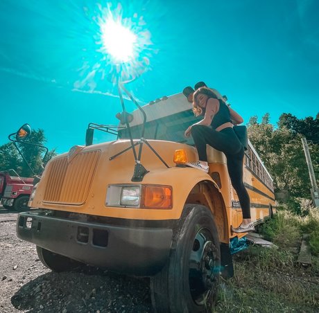 Naken lekkede OnlyFans-bilde av Alice Gray