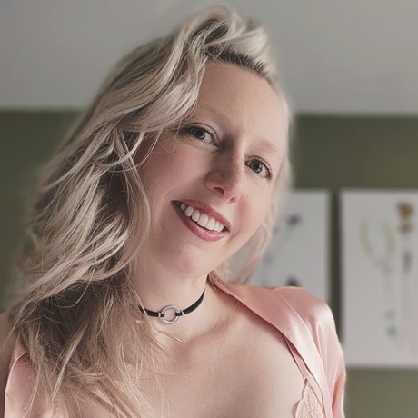 Naken lekkede OnlyFans-bilde av Mira Vip 