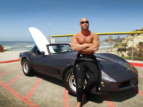 Alasti lekkinud OnlyFans-i pilt Mike Hammer