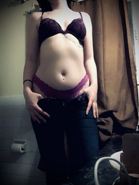 Nacktes geleaktes OnlyFans-Foto von Alica