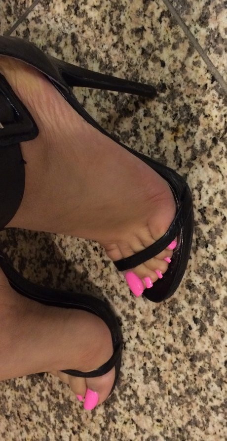 Alasti lekkinud OnlyFans-i pilt Blondeinstilettoheelsonly