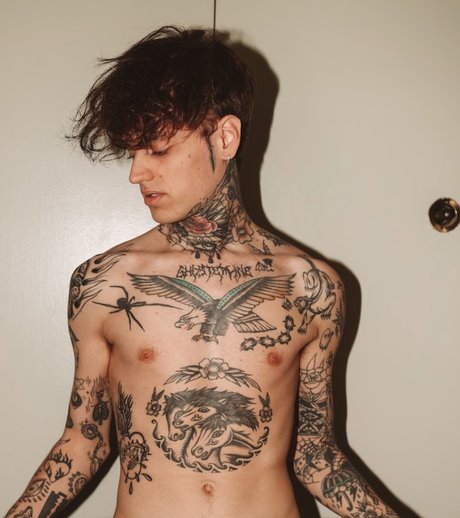 Alasti lekkinud OnlyFans-i pilt Aaron 