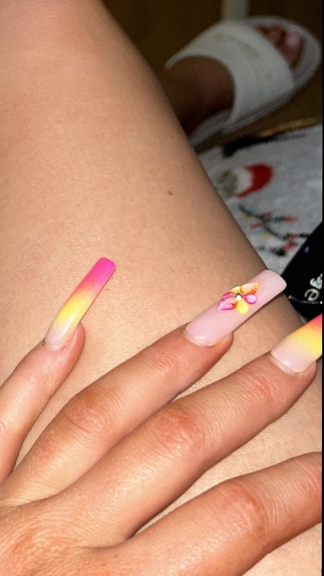 Naakte gelekte OnlyFans-foto van Miss Desire 