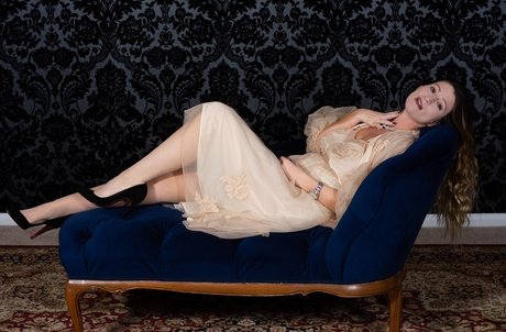 Alasti lekkinud OnlyFans-i pilt Constance