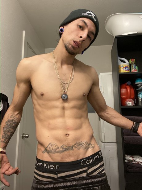 Foto di nudo di fuga di OnlyFans di Jayjay Antic