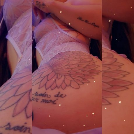 The Light Bright naked leaks OnlyFans pic