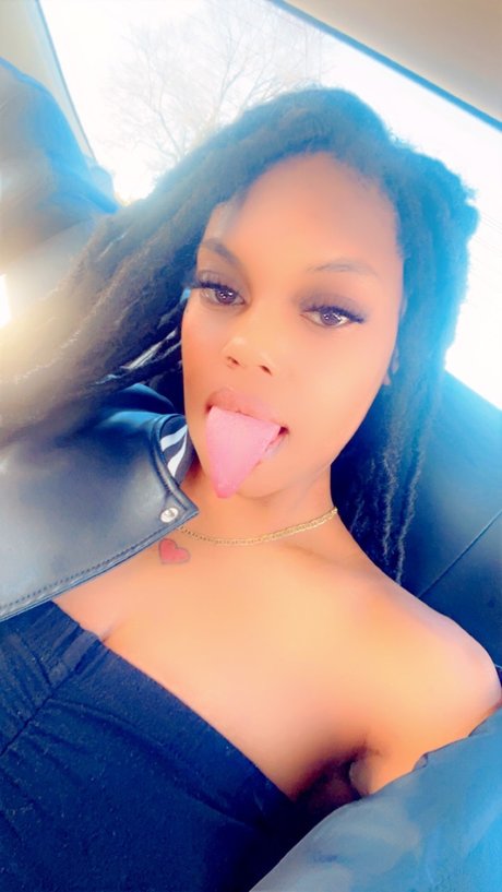 Foto di nudo di fuga di OnlyFans di Moonies