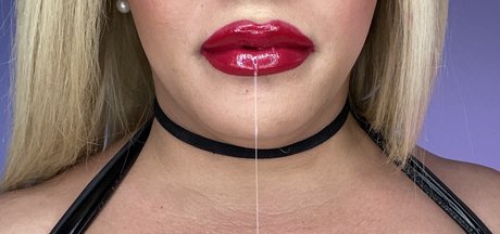 Nahá fotka uniklých OnlyFans od Nicky Monet