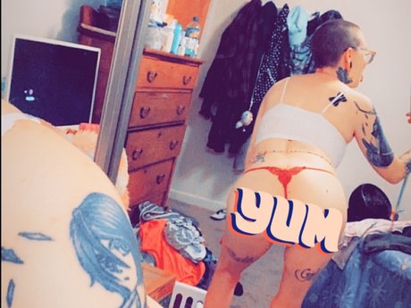 Molly Manic naked leaks OnlyFans pic