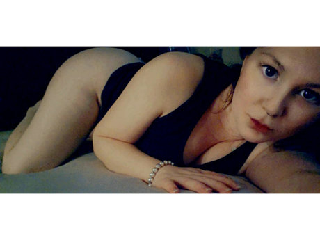 Foto di nudo di fuga di OnlyFans di  Molly Jane