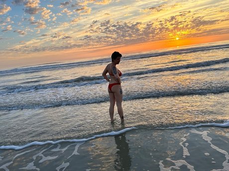 Naken lekkede OnlyFans-bilde av   