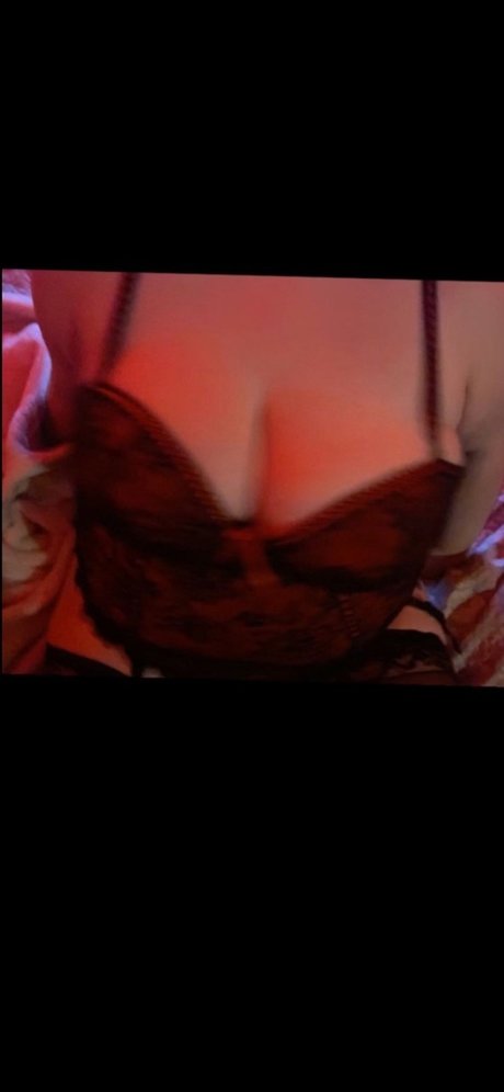 Nahá fotka uniklých OnlyFans od Mysti