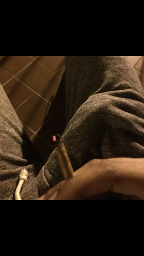 Naken läckt OnlyFans-bild av Mrcurve101