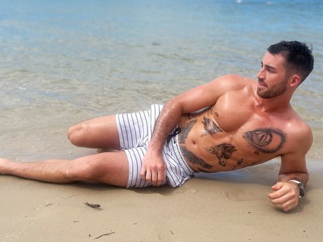 Foto di nudo di fuga di OnlyFans di Pretty Boy