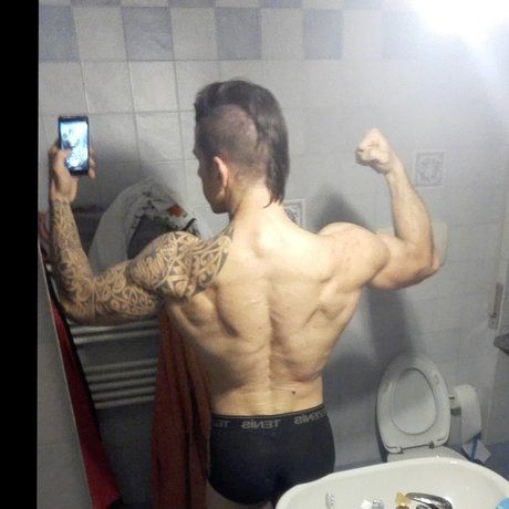 Обнаженная фотография утечки OnlyFans от Gidan Tribal 23