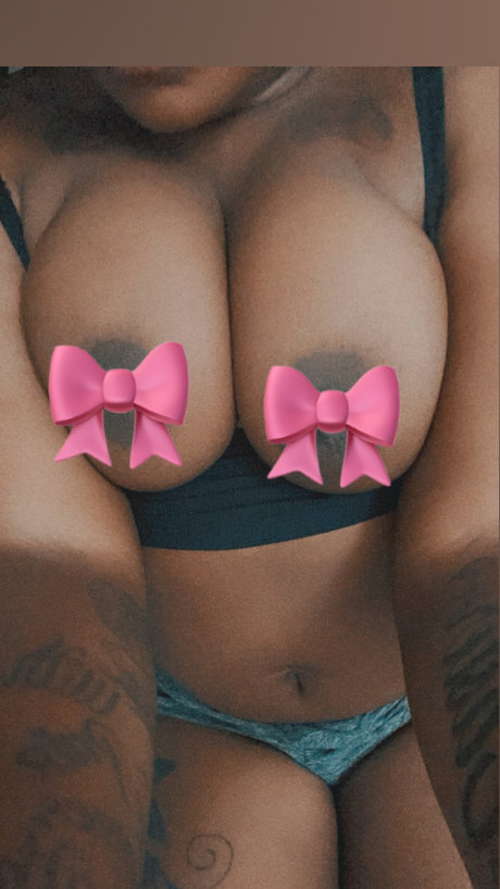 Nahá fotka uniklých OnlyFans od Msgemini