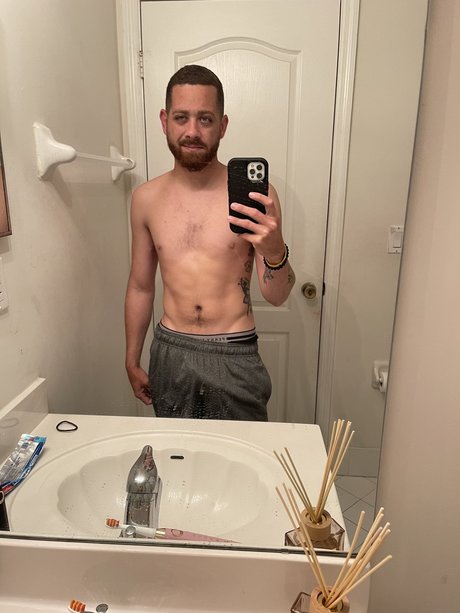 Naakte gelekte OnlyFans-foto van Saoco