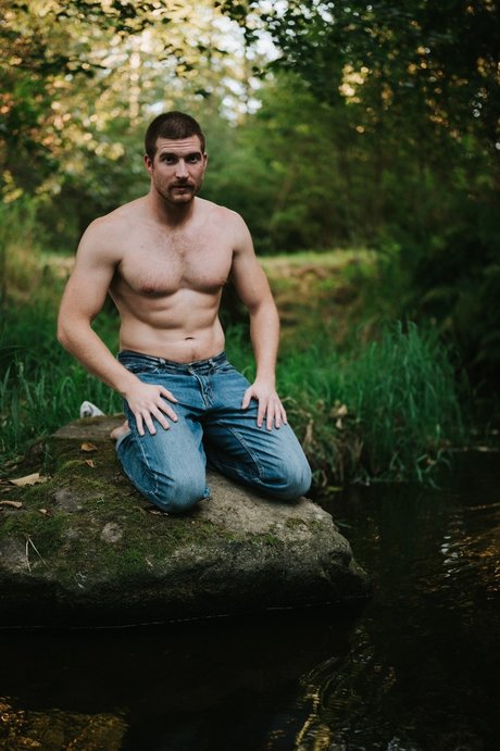 Naakte gelekte OnlyFans-foto van Gingey