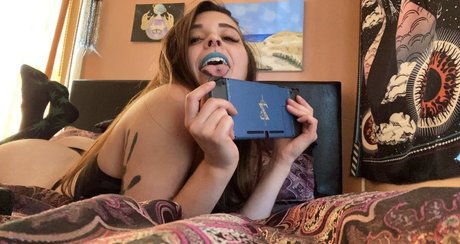 Spooks  OnlyFans泄露裸照