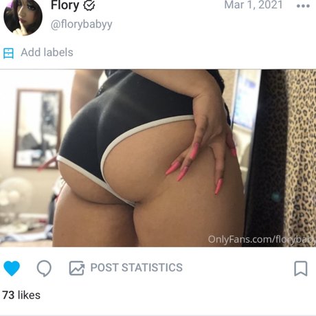 Naken lekkede OnlyFans-bilde av Flory
